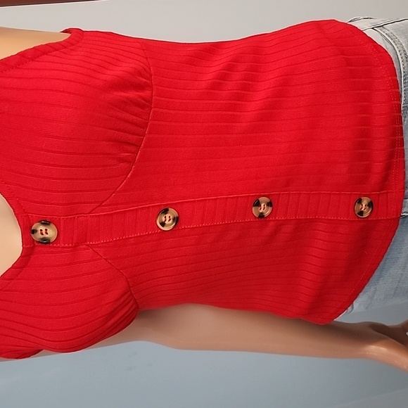 Button down Tank - Picture 4 of 7